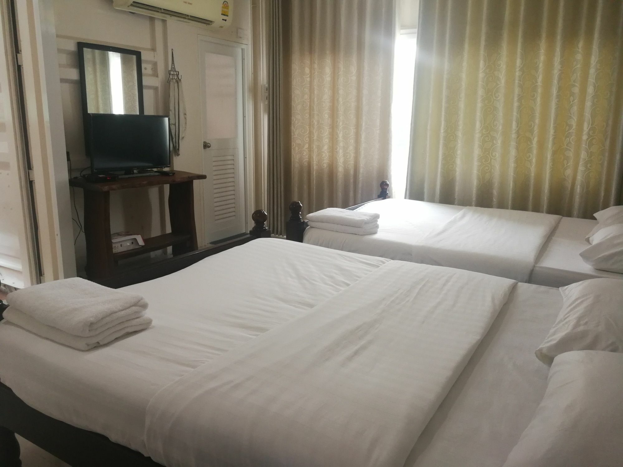 Farsai Homestay Lop Buri Exteriér fotografie